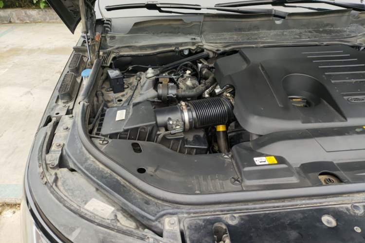 Used Land Rover Range 2021 3.0 L6 Century Extended Classic Edition Engine Bay Right