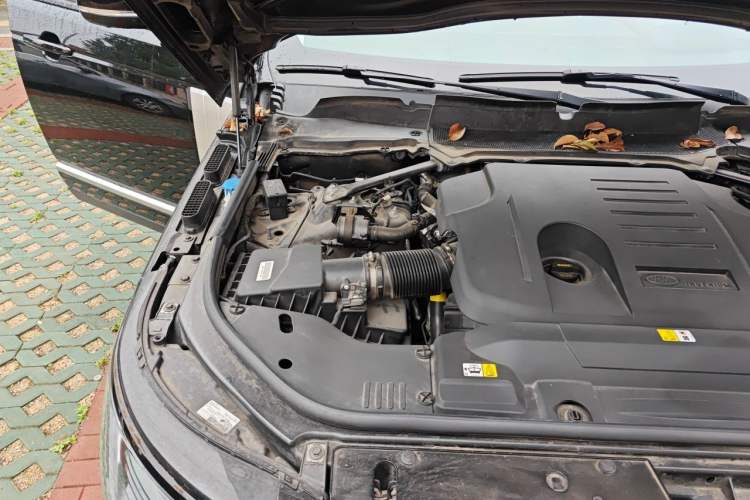 Used Land Rover Range 2021 3.0 L6 Century Extended Classic Edition Engine Bay Right