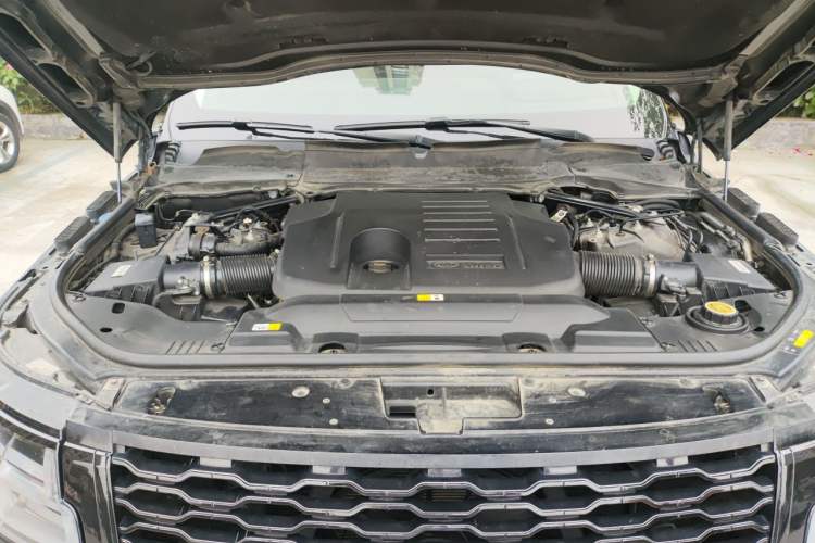Used Land Rover Range 2021 3.0 L6 Century Extended Classic Edition Engine Bay