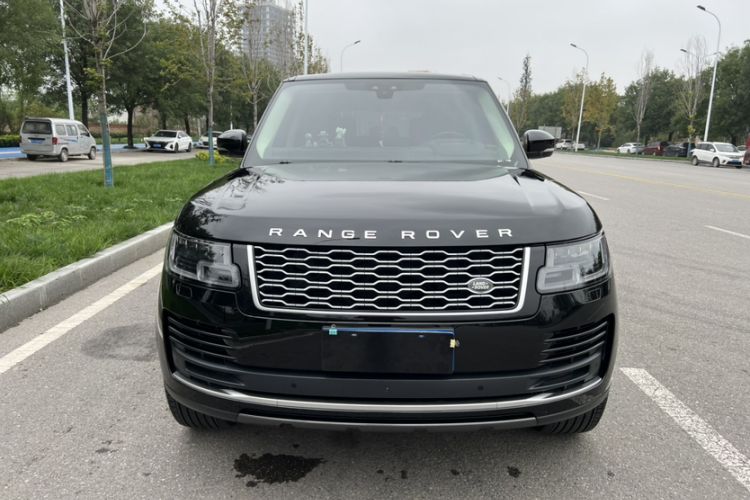 Used Land Rover Range 2021 3.0 L6 Century Extended Classic Edition Exterior 1