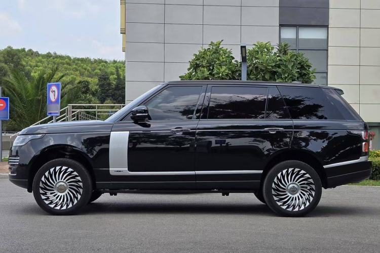 Used Land Rover Range 2021 3.0 L6 Century Extended Classic Edition Exterior 1