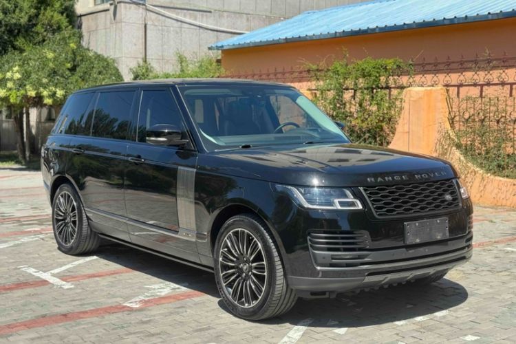 Used Land Rover Range 2021 3.0 L6 Century Extended Classic Edition Exterior 2