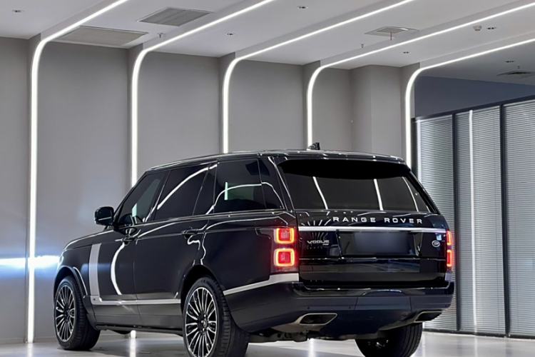 Used Land Rover Range 2021 3.0 L6 Century Extended Classic Edition Exterior 2