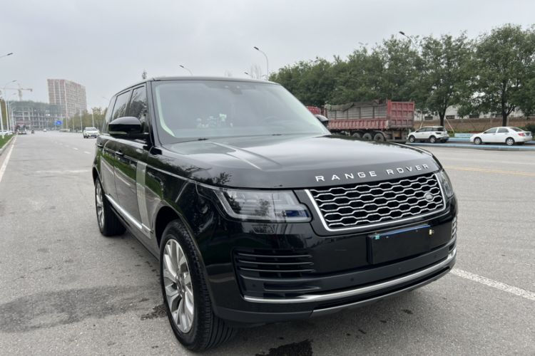 Used Land Rover Range 2021 3.0 L6 Century Extended Classic Edition Exterior 2