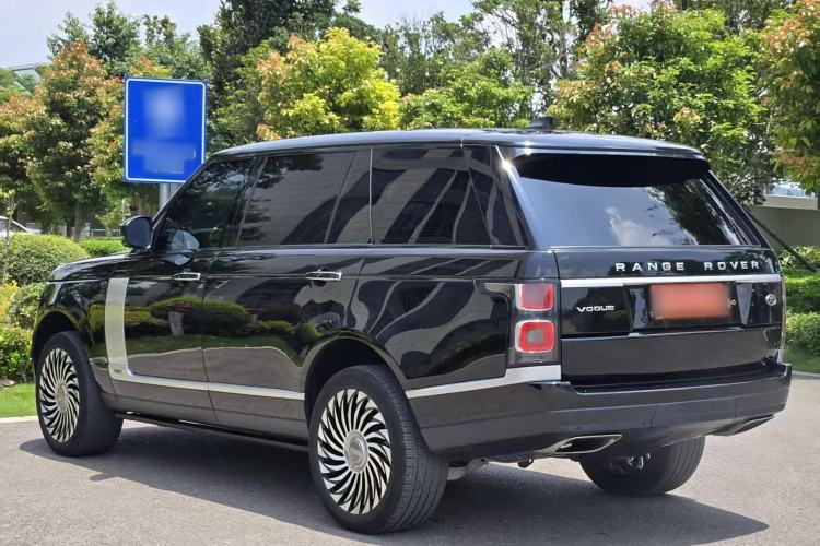 Used Land Rover Range 2021 3.0 L6 Century Extended Classic Edition Exterior 2