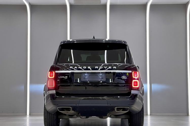 Used Land Rover Range 2021 3.0 L6 Century Extended Classic Edition Exterior 3