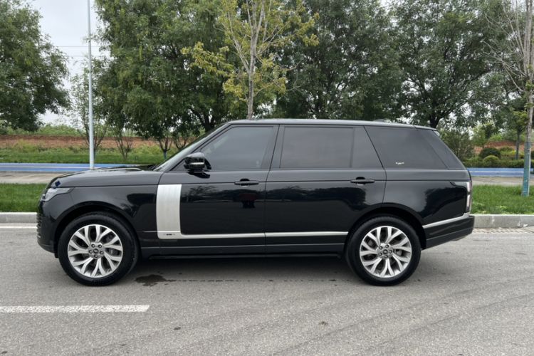 Used Land Rover Range 2021 3.0 L6 Century Extended Classic Edition Exterior 3