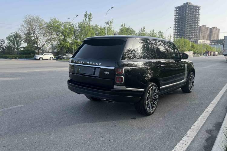 Used Land Rover Range 2021 3.0 L6 Century Extended Classic Edition Exterior 4