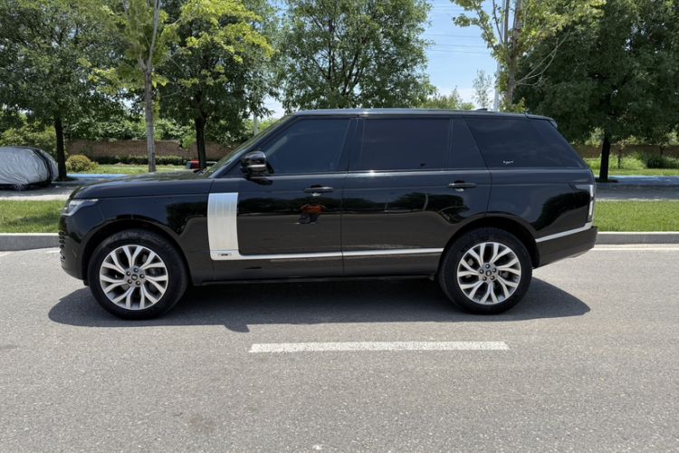 Used Land Rover Range 2021 3.0 L6 Century Extended Classic Edition Exterior 4