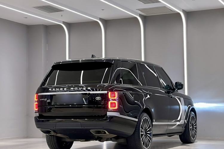 Used Land Rover Range 2021 3.0 L6 Century Extended Classic Edition Exterior 4