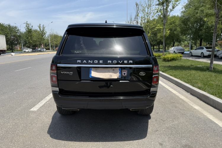 Used Land Rover Range 2021 3.0 L6 Century Extended Classic Edition Exterior 5
