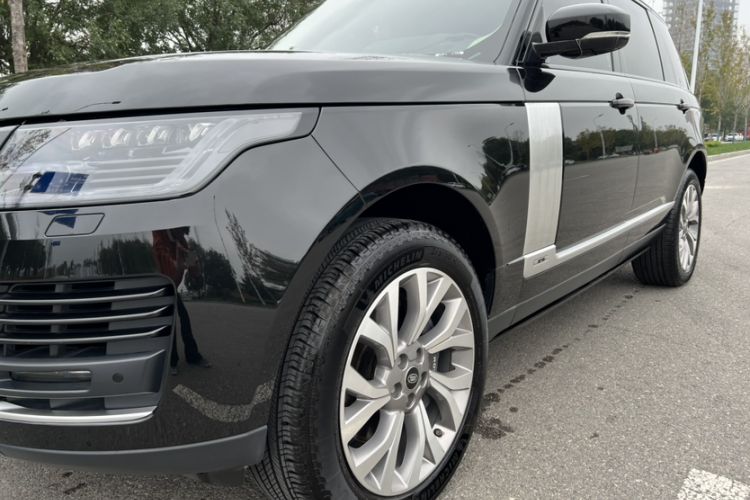 Used Land Rover Range 2021 3.0 L6 Century Extended Classic Edition Exterior 5