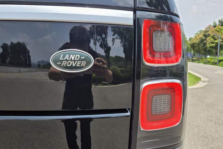 Used Land Rover Range 2021 3.0 L6 Century Extended Classic Edition Exterior 5