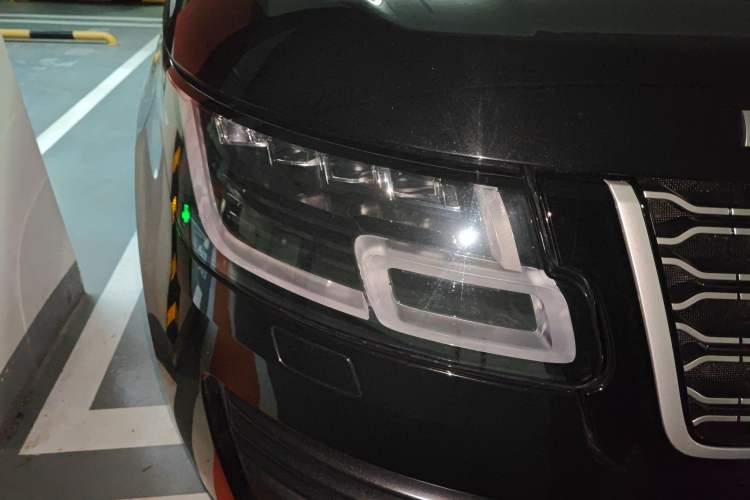 Used Land Rover Range 2021 3.0 L6 Century Extended Classic Edition Exterior 6