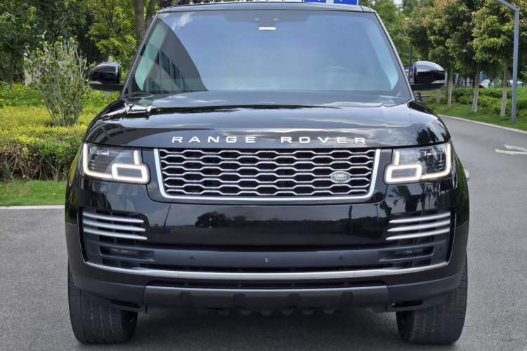 Used Land Rover Range 2021 3.0 L6 Century Extended Classic Edition Exterior 9