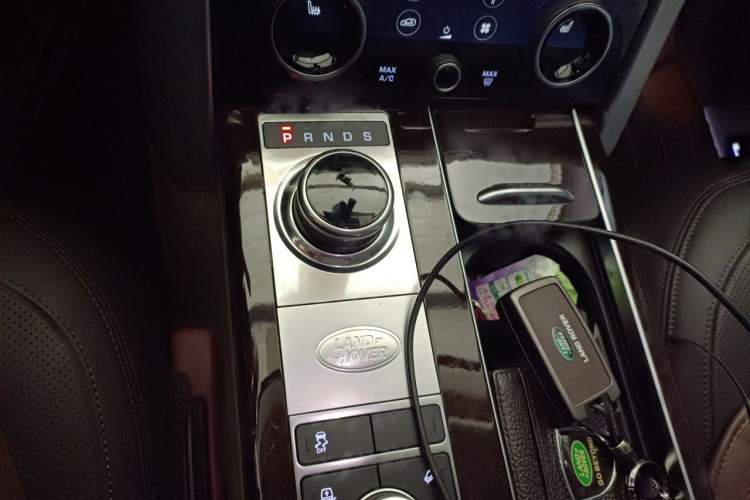 Used Land Rover Range 2021 3.0 L6 Century Extended Classic Edition Gear Lever