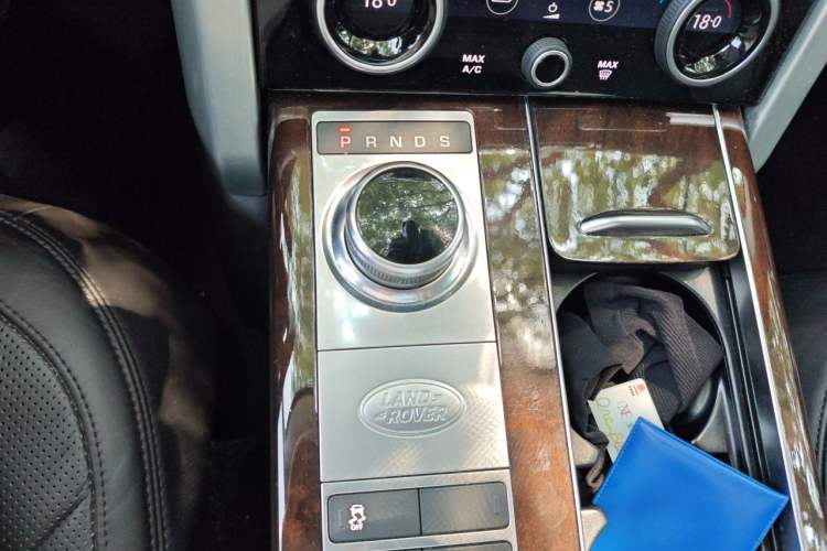Used Land Rover Range 2021 3.0 L6 Century Extended Classic Edition Gear Lever