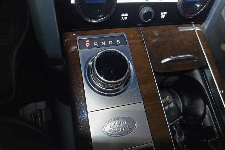 Used Land Rover Range 2021 3.0 L6 Century Extended Classic Edition Gear Lever