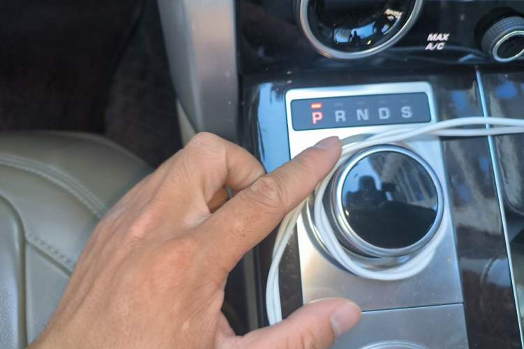 Used Land Rover Range 2021 3.0 L6 Grand Edition Gear Lever