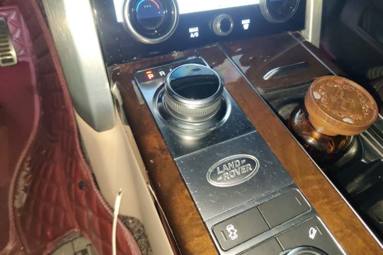 Used Land Rover Range 2021 3.0 L6 Centennial Edition Gear Lever