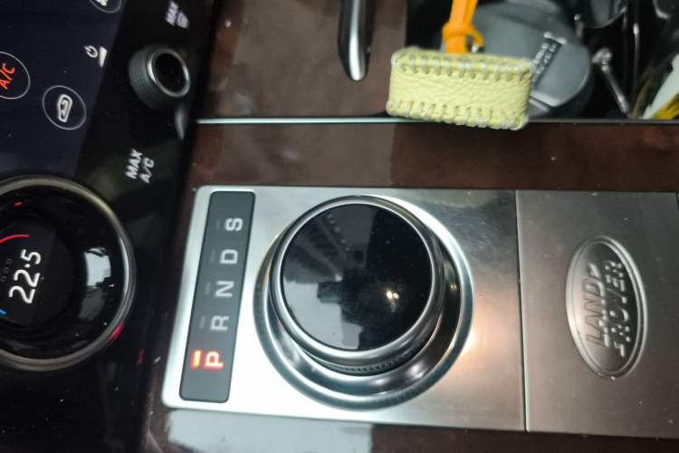 Used Land Rover Range 2021 3.0 L6 Century Extended Classic Edition Gear Lever