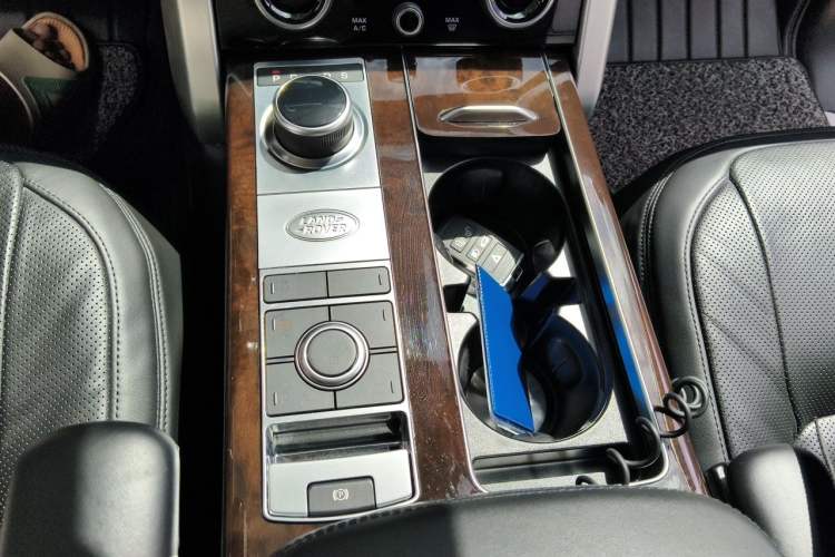 Used Land Rover Range 2021 3.0 L6 Century Extended Classic Edition Gear Lever