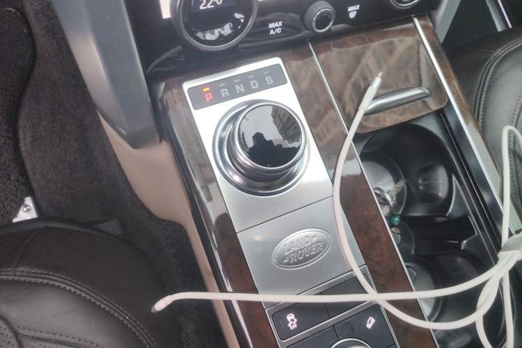 Used Land Rover Range 2021 3.0 L6 Century Extended Classic Edition Gear Lever