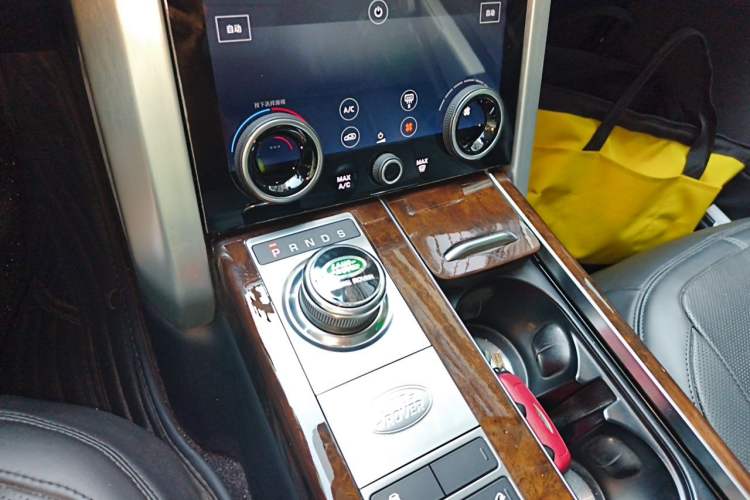 Used Land Rover Range 2021 3.0 L6 Centennial Edition Gear Lever