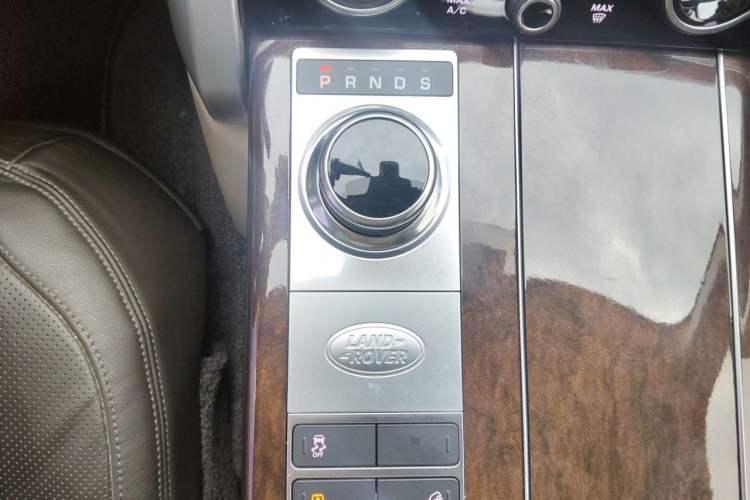 Used Land Rover Range 2021 3.0 L6 Century Extended Classic Edition Gear Lever