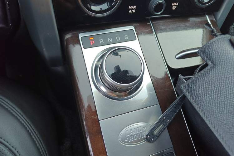 Used Land Rover Range 2021 3.0 L6 Century Extended Classic Edition Gear Lever