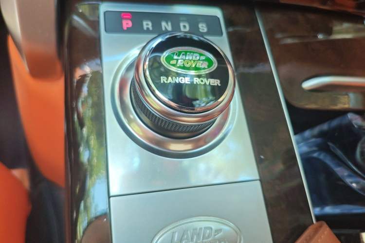 Used Land Rover Range 2021 3.0 L6 Century Extended Classic Edition Gear Lever