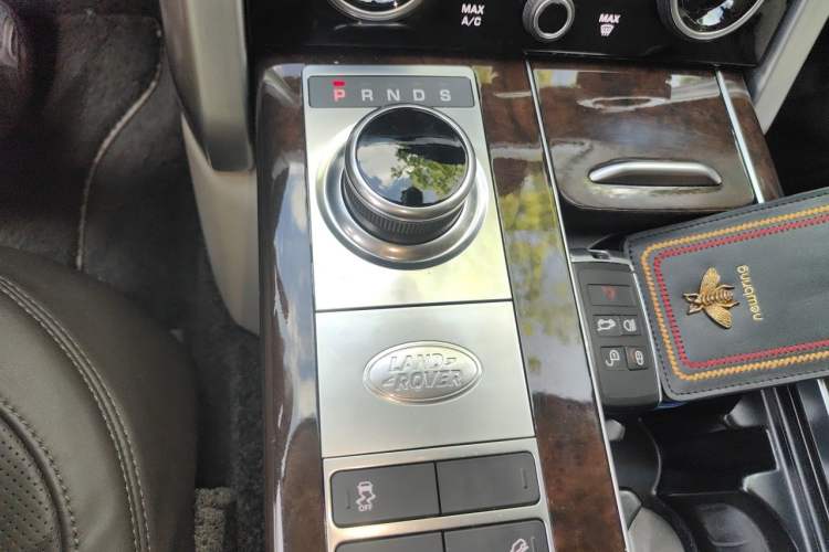 Used Land Rover Range 2021 3.0 L6 Century Extended Classic Edition Gear Lever