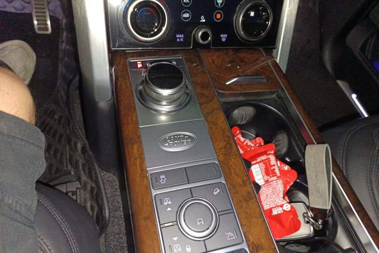 Used Land Rover Range 2021 3.0 L6 Century Extended Classic Edition Gear Lever