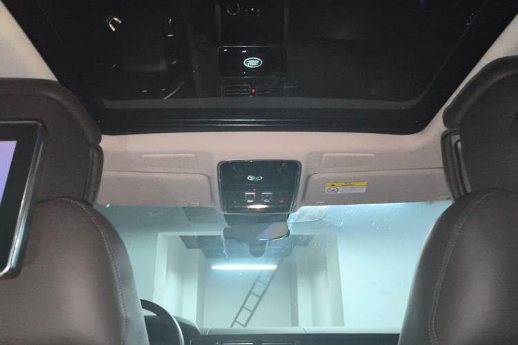 Used Land Rover Range 2021 3.0 L6 Century Extended Classic Edition Headliner