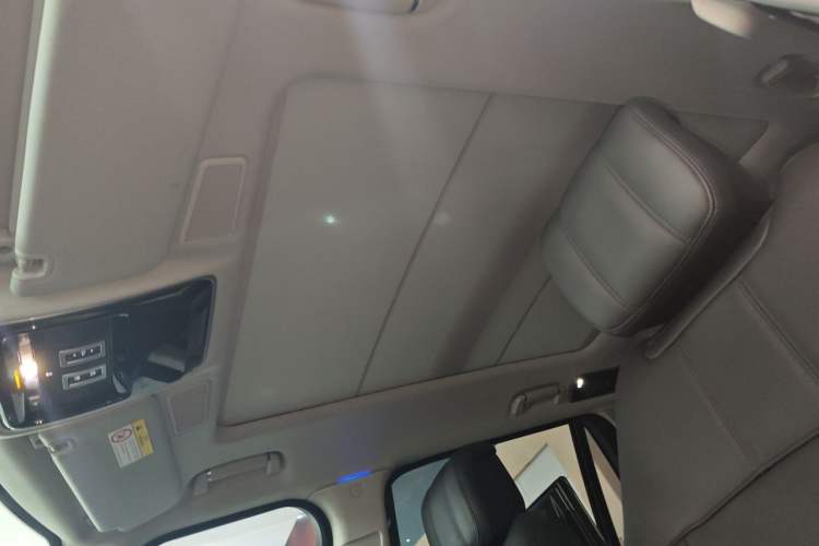 Used Land Rover Range 2021 3.0 L6 Century Extended Classic Edition Headliner