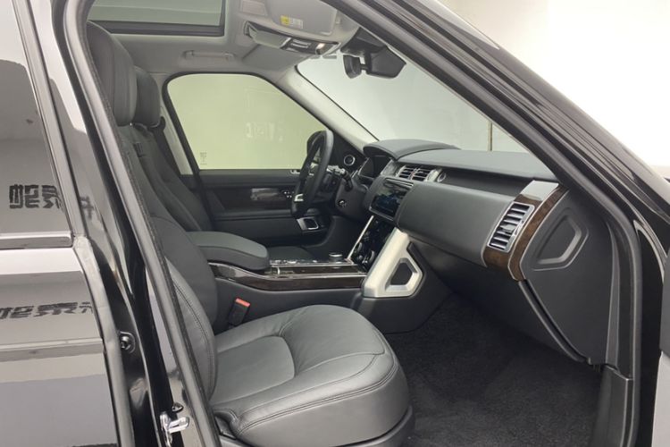 Used Land Rover Range 2021 3.0 L6 Century Extended Classic Edition Interior 1