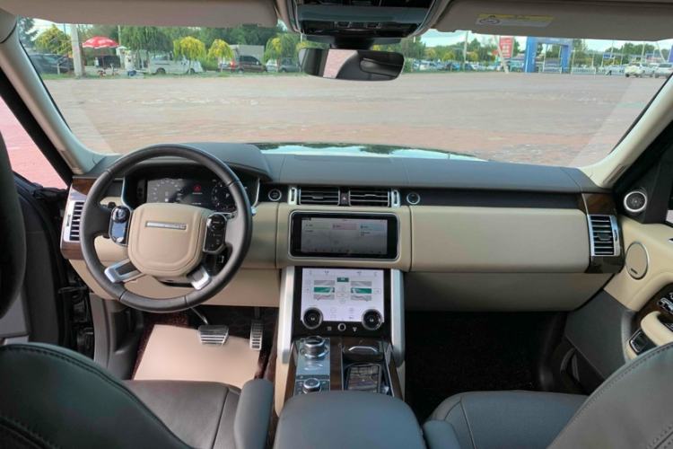 Used Land Rover Range 2021 3.0 L6 Century Extended Classic Edition Interior 1