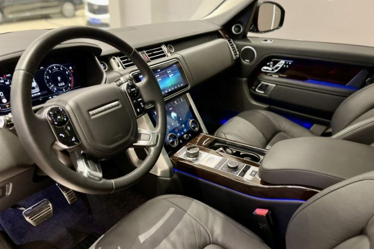 Used Land Rover Range 2021 3.0 L6 Century Extended Classic Edition Interior 1