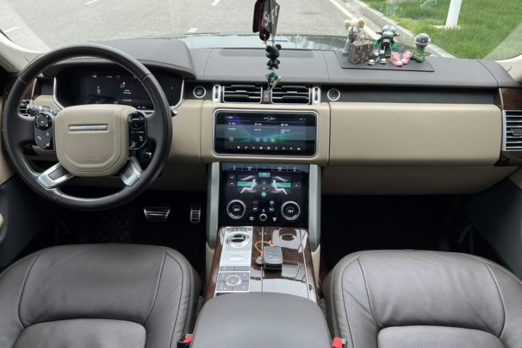 Used Land Rover Range 2021 3.0 L6 Century Extended Classic Edition Interior 1