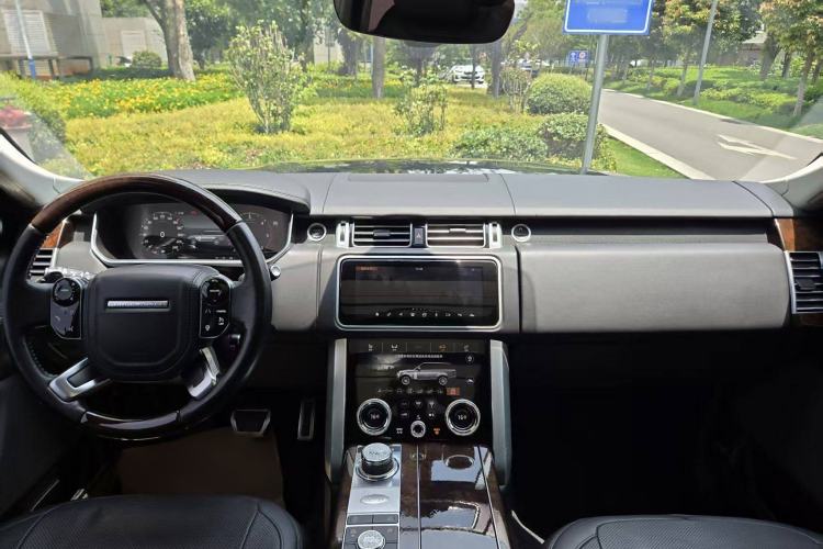Used Land Rover Range 2021 3.0 L6 Century Extended Classic Edition Interior 1