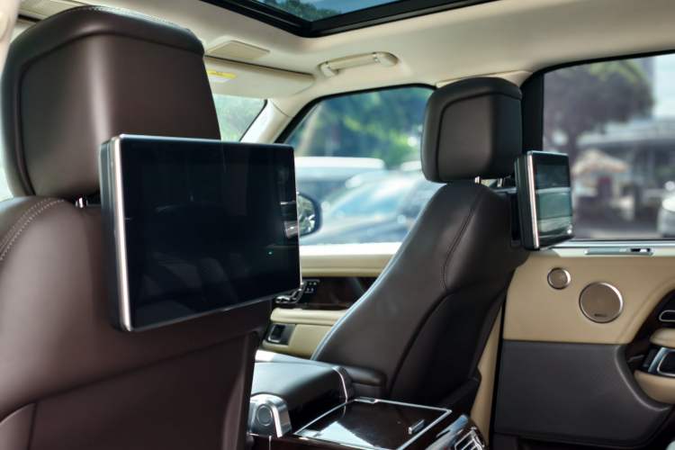 Used Land Rover Range 2021 3.0 L6 Century Extended Classic Edition Interior 10