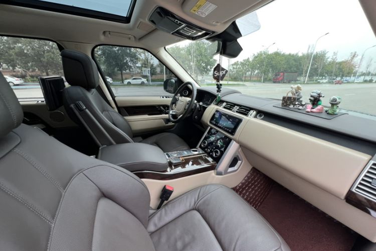 Used Land Rover Range 2021 3.0 L6 Century Extended Classic Edition Interior 10