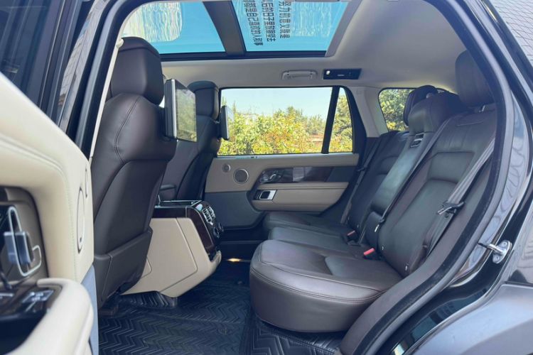 Used Land Rover Range 2021 3.0 L6 Century Extended Classic Edition Interior 11