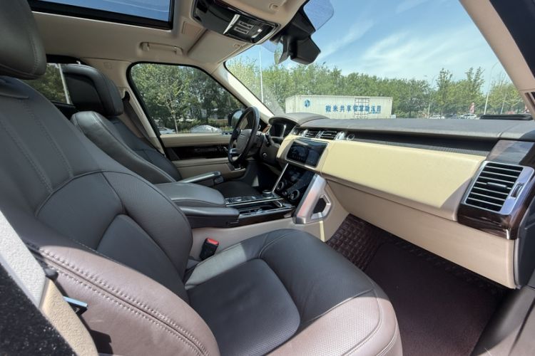 Used Land Rover Range 2021 3.0 L6 Century Extended Classic Edition Interior 11