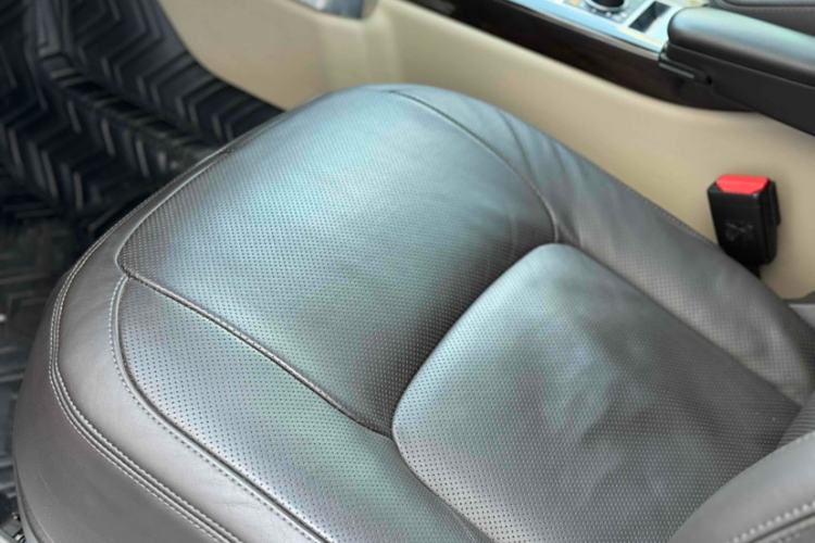 Used Land Rover Range 2021 3.0 L6 Century Extended Classic Edition Interior 12