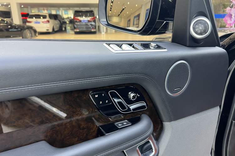 Used Land Rover Range 2021 3.0 L6 Grand Edition Interior 12