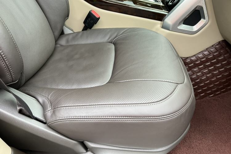 Used Land Rover Range 2021 3.0 L6 Century Extended Classic Edition Interior 12