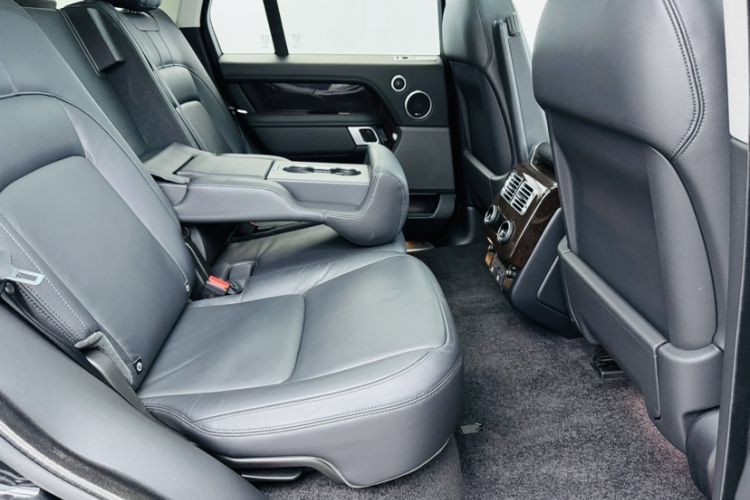 Used Land Rover Range 2021 3.0 L6 Grand Edition Interior 13