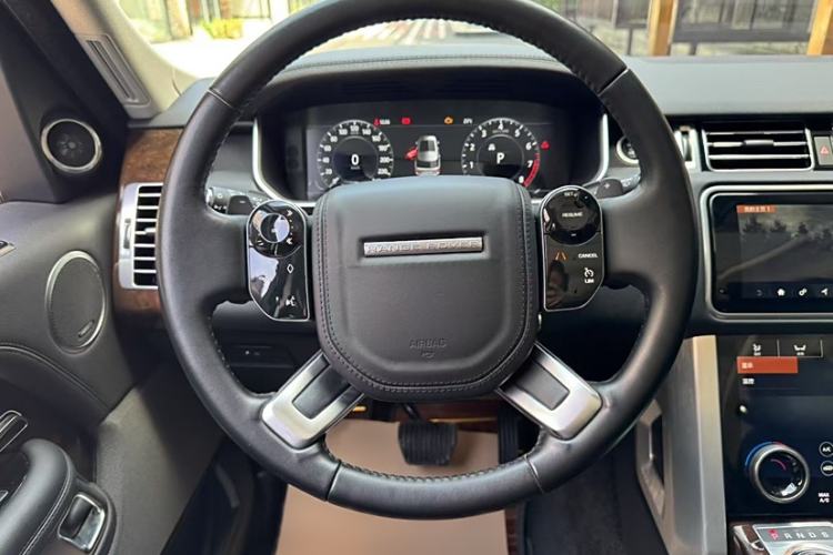 Used Land Rover Range 2021 3.0 L6 Grand Edition Interior 2
