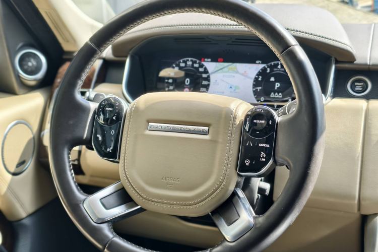 Used Land Rover Range 2021 3.0 L6 Century Extended Classic Edition Interior 2